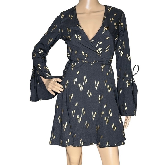 Lulu's Radiant Love black and gold wrap print dress Small - Picture 1 of 7